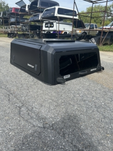 2019-current Jeep Gladiator, black (STK #34)