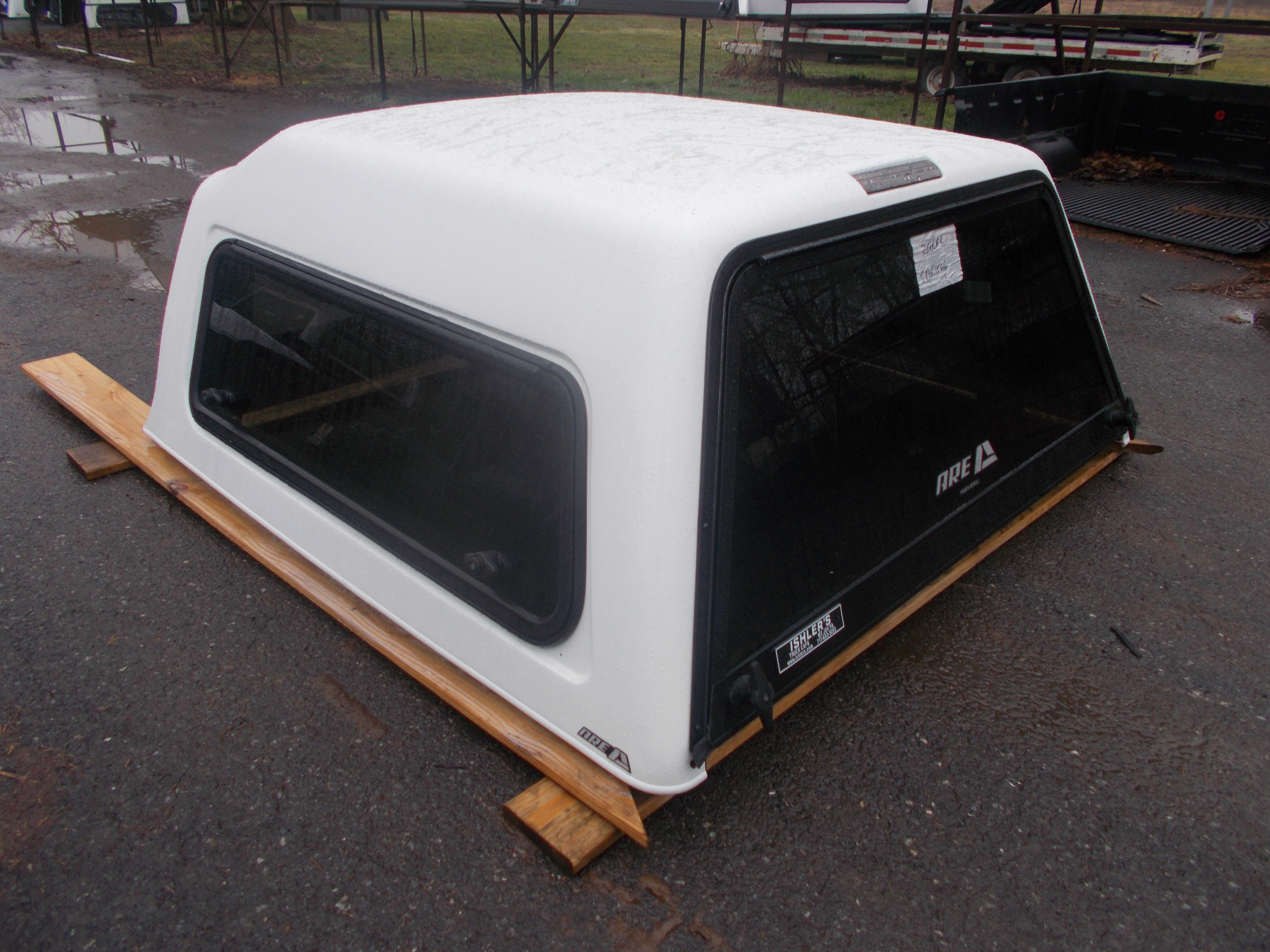 2005current Nissan Frontier Crew 5', white (STK 22) Ishler's Truck Caps